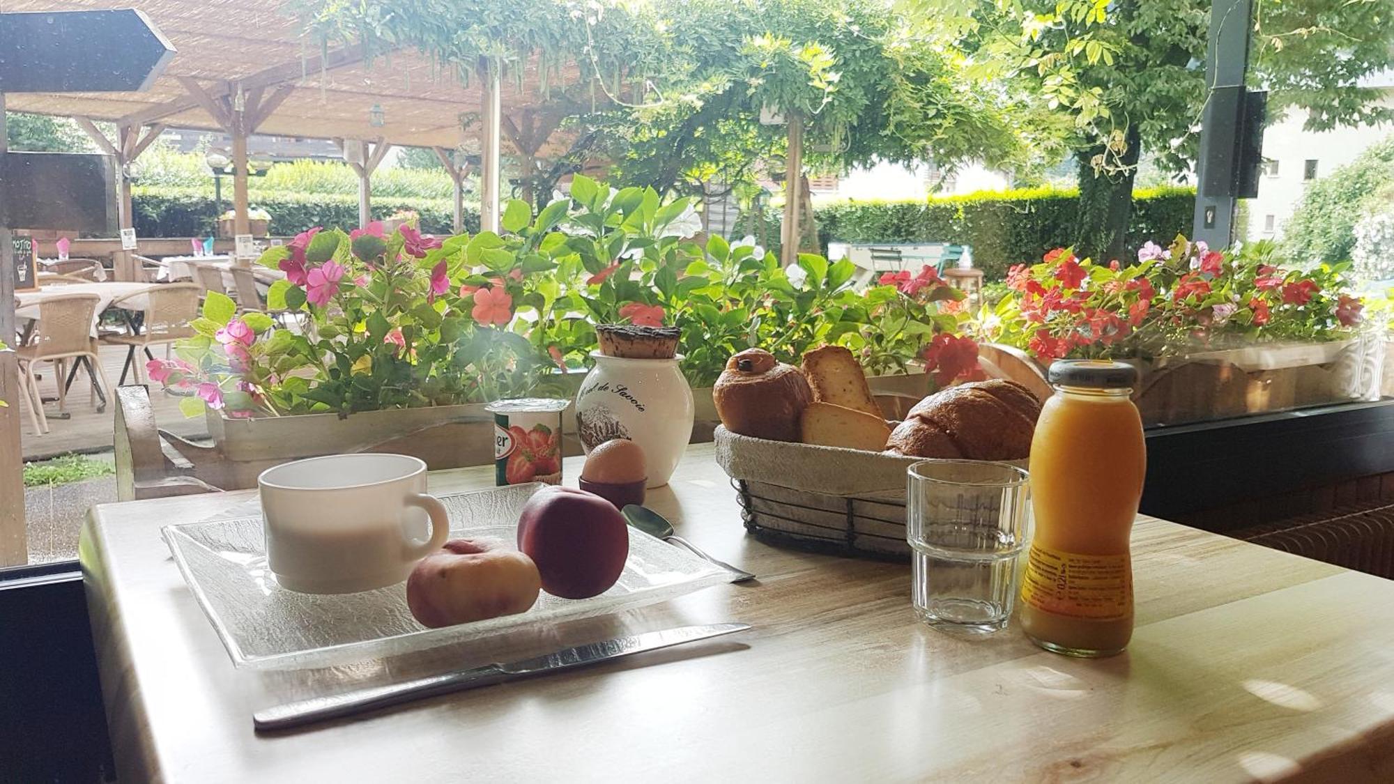 Auberge De Costaroche Albertville Kültér fotó