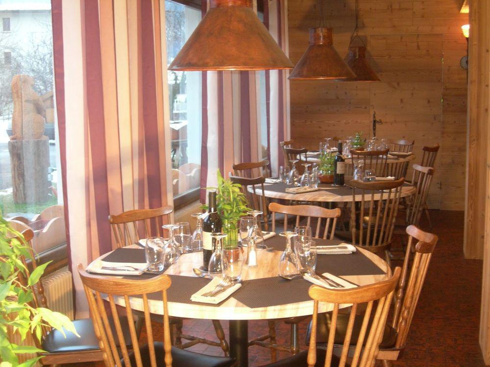 Auberge De Costaroche Albertville Kültér fotó